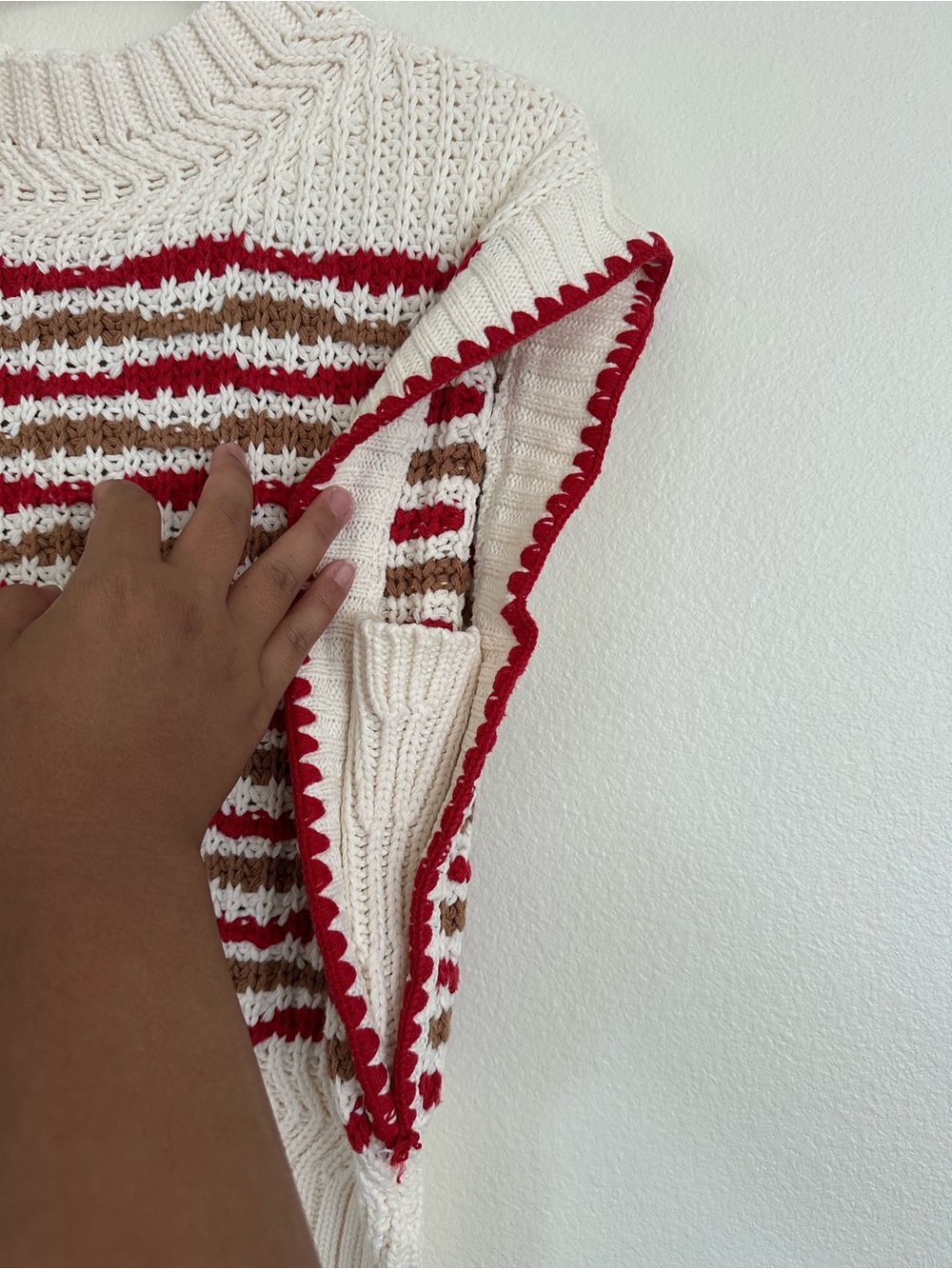 Vestique Striped Cream and Red Knit Sleeveless Sweater Vest - Picture 3 of 4